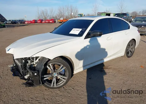 2022 BMW 330I xDrive z USA, uszkodzony, nr VIN 3MW5R7J04N8C25065